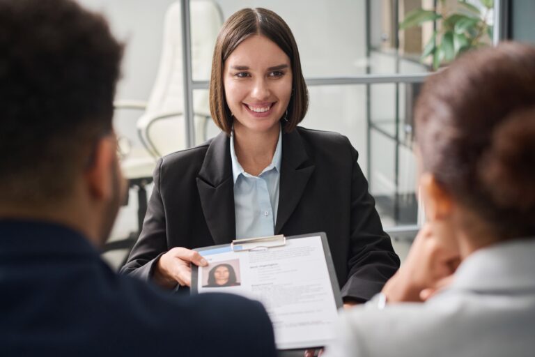 Recherche d'emploi septembre : comment relancer sa candidature ? ✓ 7 actions concrètes - secteurs qui recrutent - conseils pour postuler vite.